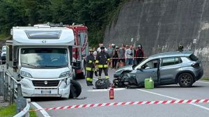 Scontro frontale tra auto e camper a Lozzo di Cadore, traffico in tilt