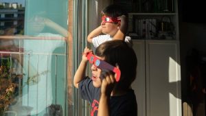 La fiebre por el supereclipse también llega a los niños: 