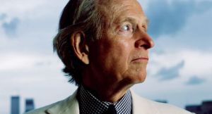“Demasiado literario para los periodistas y demasiado periodista para los literatos”: Tom Wolfe y el ‘nuevo periodismo’
