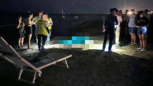 Tragedia a Caorle: turista di 76 anni muore per un malore durante il bagno