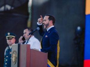 Fe en la victoria: viaje a la posesión de Abelardo De La Espriella