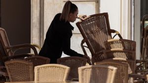 Ni parados ni ocupados: los invisibles que explican por qué no convergemos