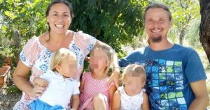 Se Il casolare della famiglia del bosco ora diventa meta di pellegrinaggio