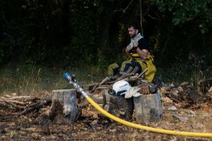 Canicule : 13 départements en vigilance orange, reprises de feu dans la Drôme, la centrale de Golfech à l’arrêt… Les dernières infos