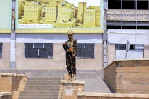 Les Houthis revendiquent des attaques contre une raffinerie saoudienne et un port yéménite