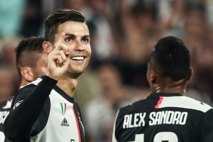 (VIDEO) False Ronaldo Wedding Rumors Send Huge Crowd to Another Couple's Big Day, and CR7 Finds It Hilarious