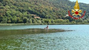 Eupilio, ricerche in corso per un possibile disperso nel lago: sommozzatori e droni al lavoro