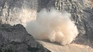 Nuova frana sul monte Pelmo: le scariche di roccia non si fermano più