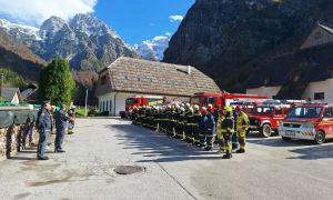 Na Bovškem s pomočjo helikopterja obvladali manjši požar