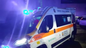 Bimbo di 5 anni cade dalla finestra di casa a Enemonzo: trasportato in ospedale