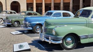 Schianto al Jamboree: agente di polizia locale travolto in moto durante la sfilata di auto d’epoca