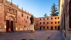 Vivimos de Salamanca, aunque muchos no lo sepan
