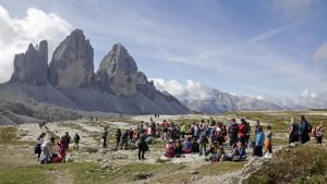 Turismo, dalle Dolomiti a Tarvisio vette e laghi da sold out