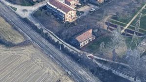 Al via la demolizione del villaggio Morandi, il comitato: «È un luogo di memoria, va conservato»