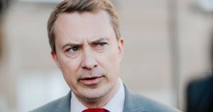 Det, man siger, er man selv: Det gør åbenbart ekstra ondt, når man bliver ramt af det våben, man selv bruger