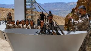 Silah bırakırken PKK’yı kınama yarışı…