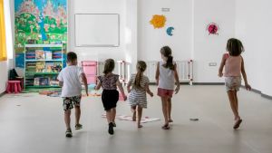 Numero di iscritti insufficiente: la scuola elementare di Fossalon perde la prima a tempo pieno