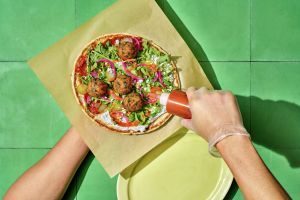 Mediterranean slop bowl chain to debut first Bay Area location in a mall