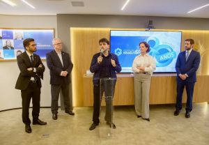 Presidential Candidate Renan Santos Meets Jewish Leaders on Key Issues