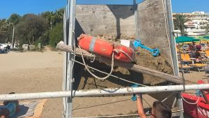 Ancora vandali in azione nelle torrette dei bagnini: 