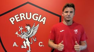 Preparazione, applausi dei tifosi a squadra e staff. Incoraggiamenti alla ripresa. In campo anche Denis Alijagic