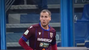 Fuori Urso e dentro Ponsi. L’ex Modena per Tesser. Ora è caccia alle punte