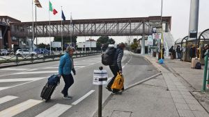 Atterra a Treviso, poi viene espulso per motivi di sicurezza: voleva far esplodere un centro commerciale