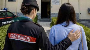 Busto Garolfo, incinta al nono mese entra in casa per rubare: aggredisce la proprietaria ma viene arrestata
