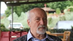 Mauro vive con 610 euro al mese: “Taglio su macchina e cene fuori. Ci rimettono anche i nipoti: solo piccoli regali”
