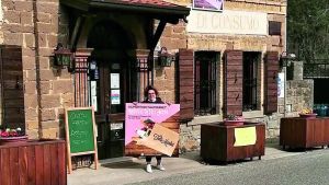 Se l’alimentari diventa presidio di comunità: i dieci anni del Talimarket, l’unico negozio della valle