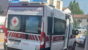 Albonese, cadono in moto: feriti fratello e sorella