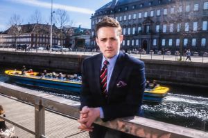 Familiepolitikken afgik ved døden i 2007. Det interessante er måden, den nu er vendt tilbage på