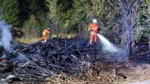 Incendi dolosi tra Campanelle e Raute domati dai vigili del fuoco