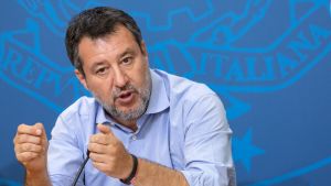 Salvini vuole il 5 per cento dalle dieci maggiori banche. Tipo Sánchez