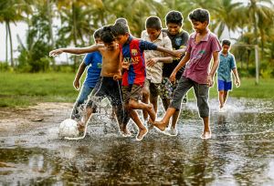 Your Child Played in Dirty Rainwater & Got Fever Days Later? Mumbai Doctor Shares What to Do