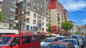 Demetevler 12. Cadde’de Araba Kullanmak, Kaburga Testinden Geçmektir La!