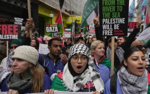 Israelis second only to Russians among least wanted immigrants to UK, poll finds