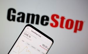 GameStop Shares Decline as CEO Ryan Cohen Weighs Dropping $56 Billion eBay Bid for Partnership