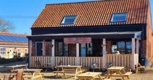 Dog-friendly café reduces opening hours amid scorching temperatures