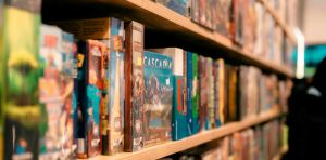 Monopoly, Hitster, Cranium… Qu’est‑ce qui explique le succès d’un jeu de société ?