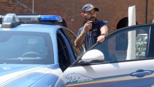 Giallo a Pavia, 41enne trovato agonizzante per strada: forse è stato investito da un'auto pirata