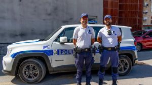 A Monfalcone debuttano i vigili con la pistola e arriva anche il cane antidroga