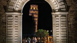 Torre di Pisa sempre accesa, le opinioni. Dal buio alla luce una questione di identità