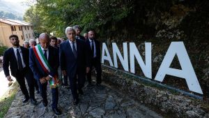 Tajani a Stazzema, lo storico De Luna. “Un gesto simbolico. Come Silvio a Onna”