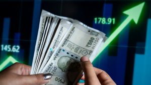 Upside potential of 10% in these 3 stocks: Brokerage sets target price, stop loss levels