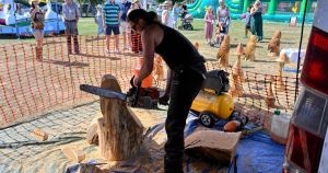 Chainsaw artist carves new Brown Owl for guides and brownies