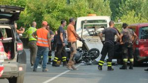 Tragico schianto lungo la statale del Cerreto, moto contro auto: Roberto muore sul colpo a 68 anni