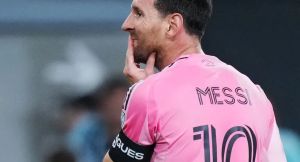 Messi y la melancolía del genio: el amor en una carta de adiós a su viejo Jorge y la duda sobre si seguirá jugando al fútbol