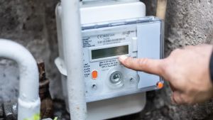 Caro energia, spauracchio bollette al rientro dalle vacanze: ecco le stime degli aumenti