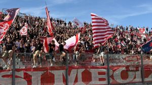Ancona La curva Nord invita alla coesione: 